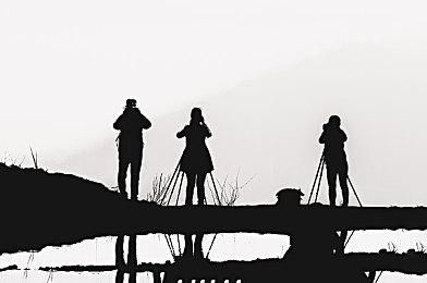 SIE意大利庆祝《西之绝境》发售 立起埃洛伊塑像